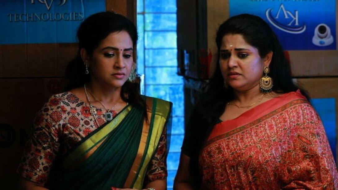 Uma and Vanathi kidnap Karthick