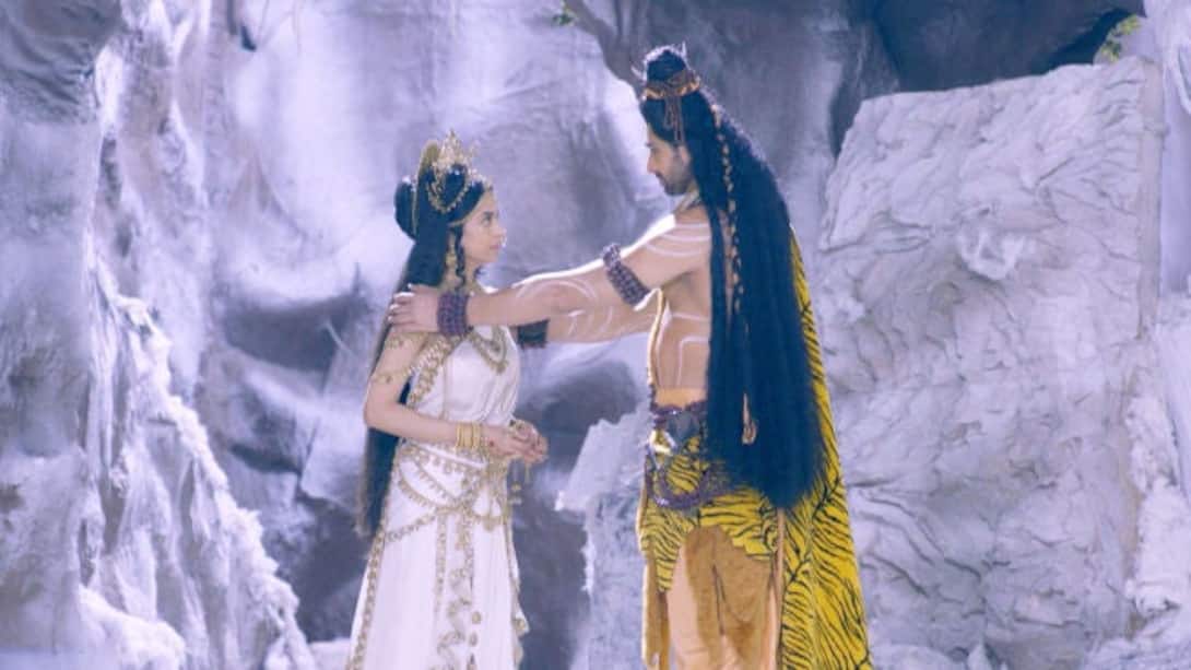 Shiva offers a solution to Parvathi