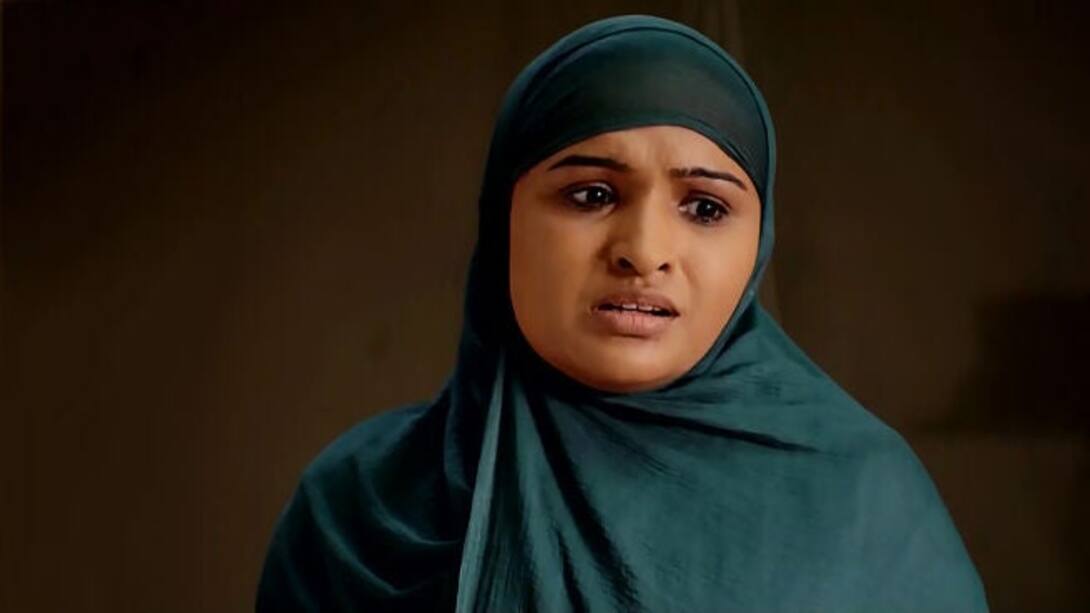 Fatima seeks Gangadhar's help
