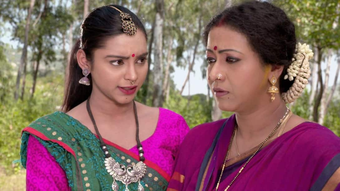 Watch Girija Kalyana Season 1 Episode 74 : Pampa Devi Leaves The Palace ...