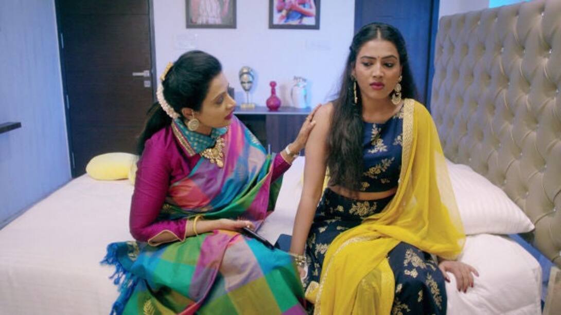 Ambika-Pooja's conniving ploy!