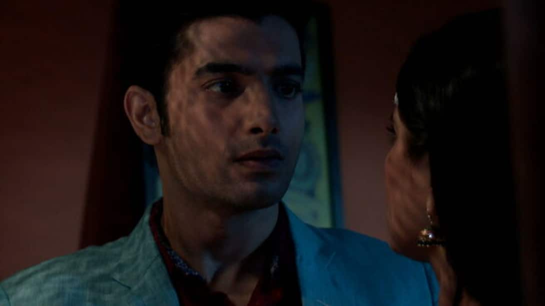 Tanuja and Rishi share a moment