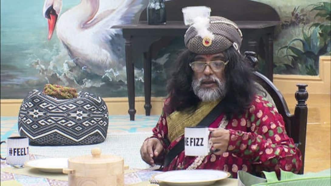 Day 17: 'Raja' Om Swami Ji wants his tea hot