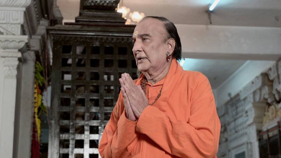 Swamiji predicts death in Sannidhi's family