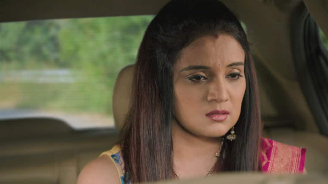 Mallika's family meets with an accident!