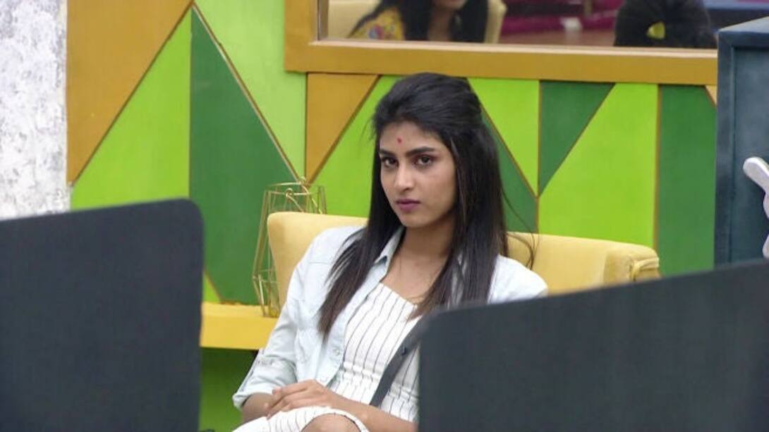 Watch Divya Eats A Chalk Piece! Video Online(HD) On JioCinema