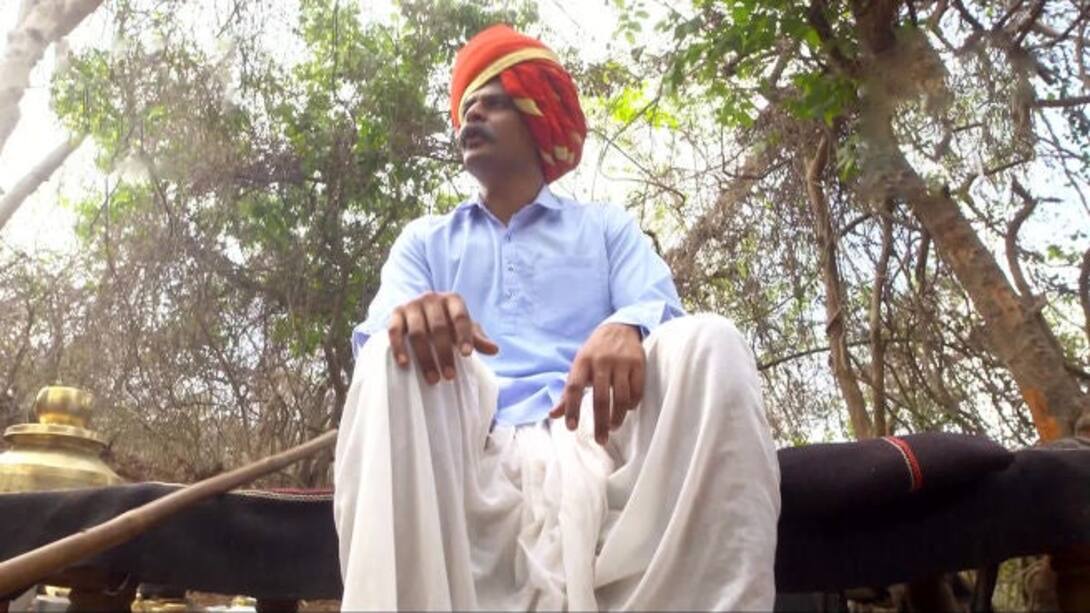 Gangutai visits Bapu's home