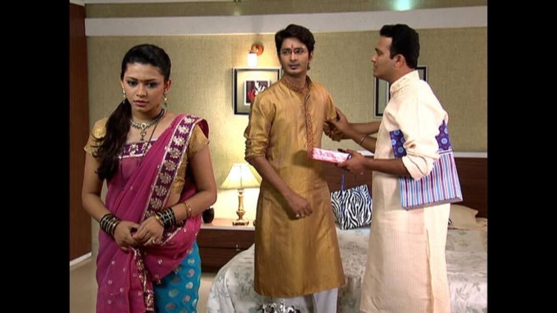 Aarav's family meets Girish's family