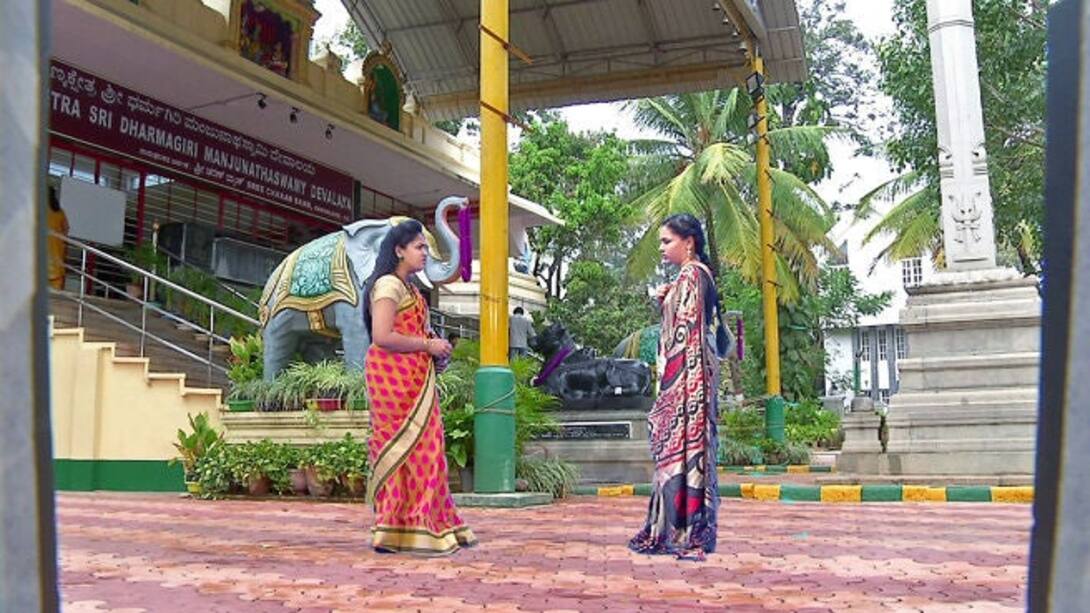 Bhoomika and Devaki meet at the temple
