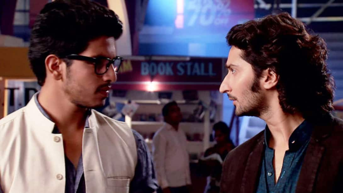MOHAN TRIES TO CONVINCE ADITYA TO COME HOME