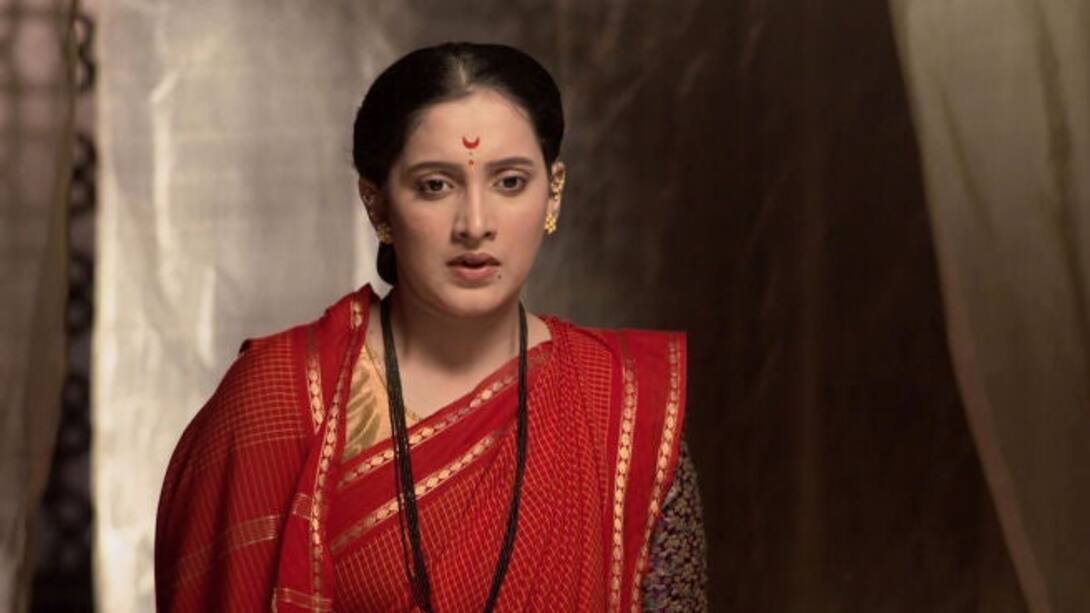 Parvatibai falls unconscious