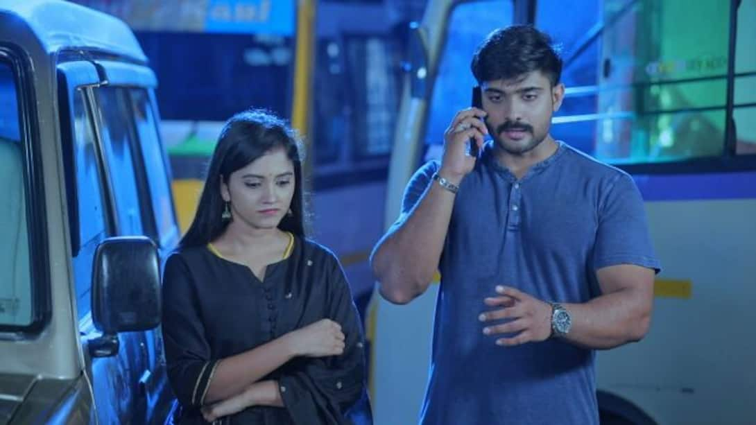 Watch Sillunu Oru Kaadhal Season 1 Episode 502 : A Plan To Kidnap Surya ...