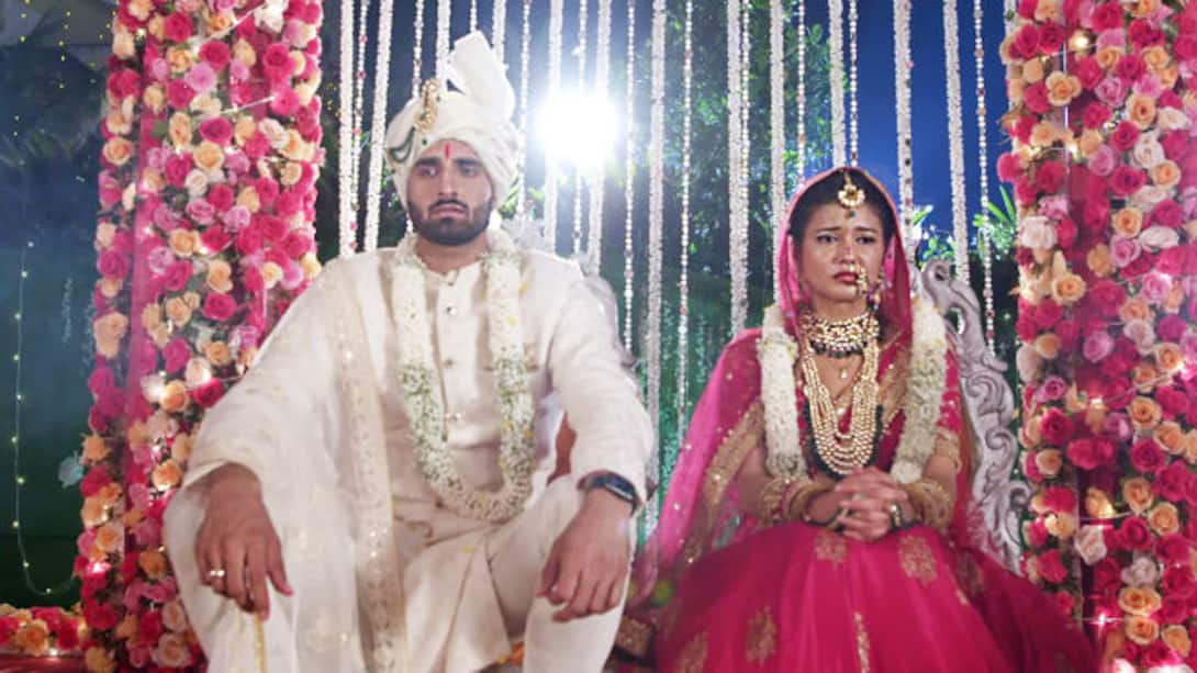 Saavi-Nityam get married