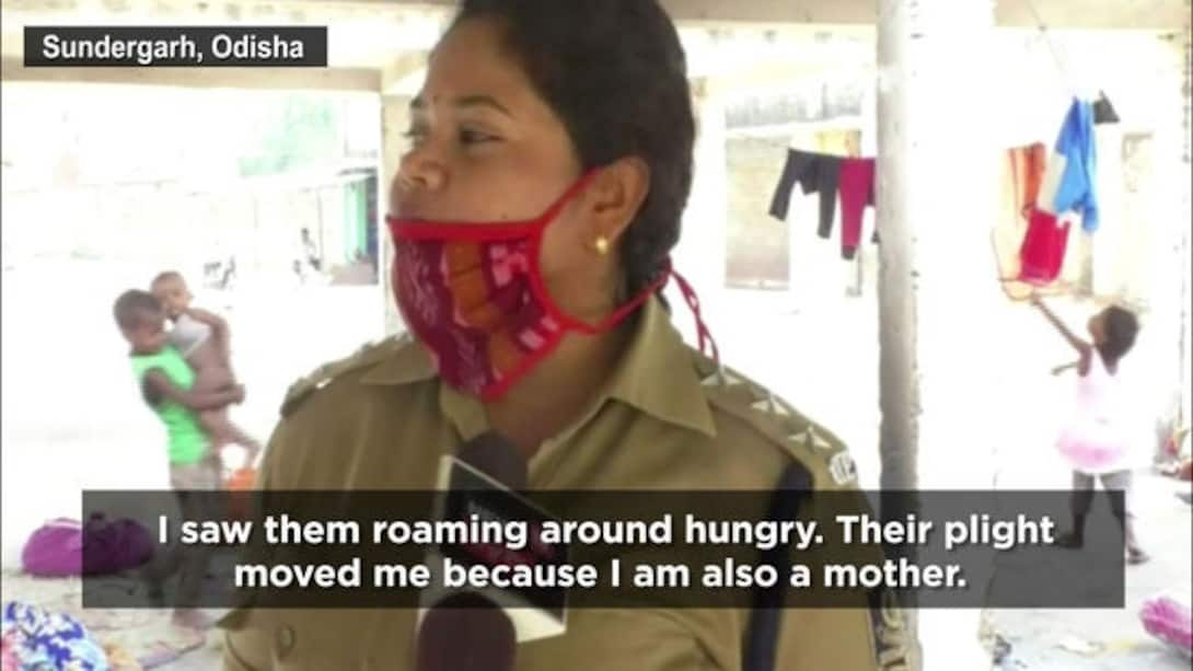 Watch Woman Police Officer From Odisha Extends Helping Hand To The ...