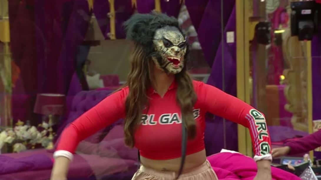 Rakhi wears a scary mask!