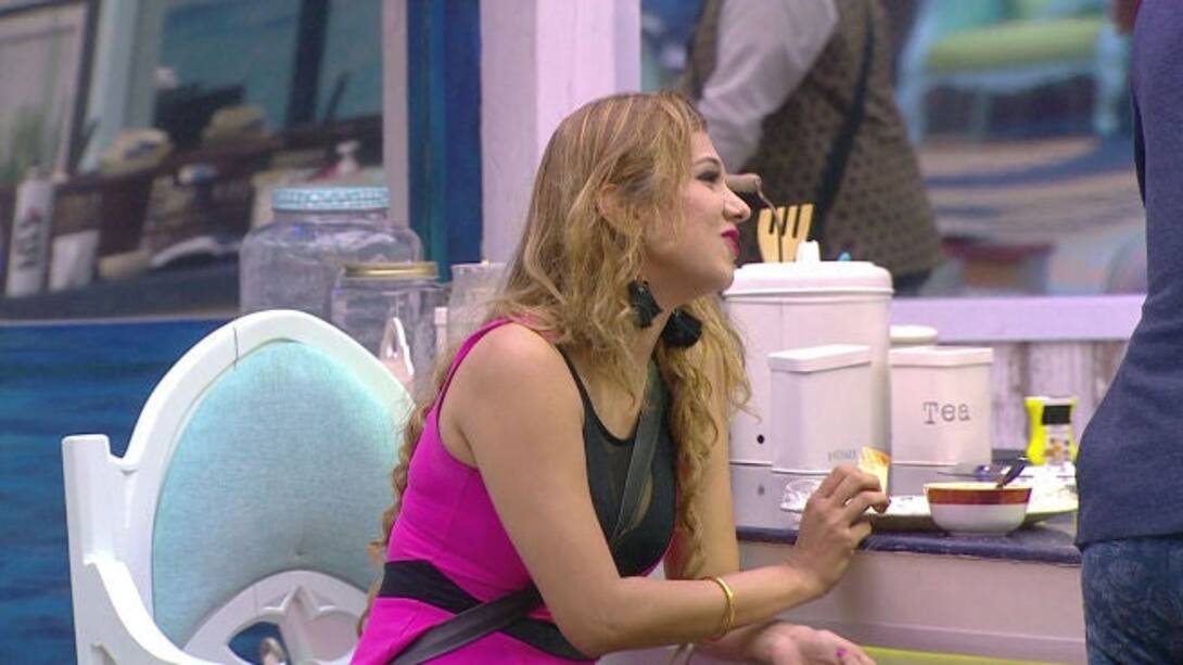 Watch Coffee, Tea Or Me? Video Online(HD) On JioCinema