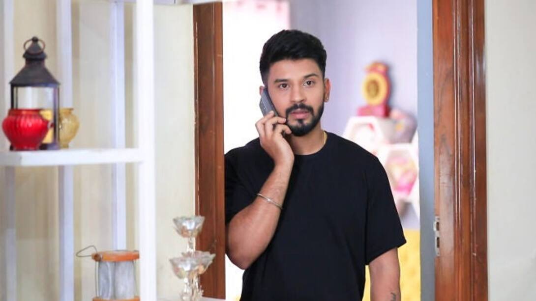 Siddhanth gets a distressing call