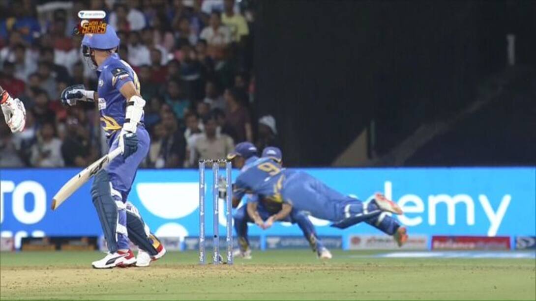 Sameer Dighes's Magnificent Catch.