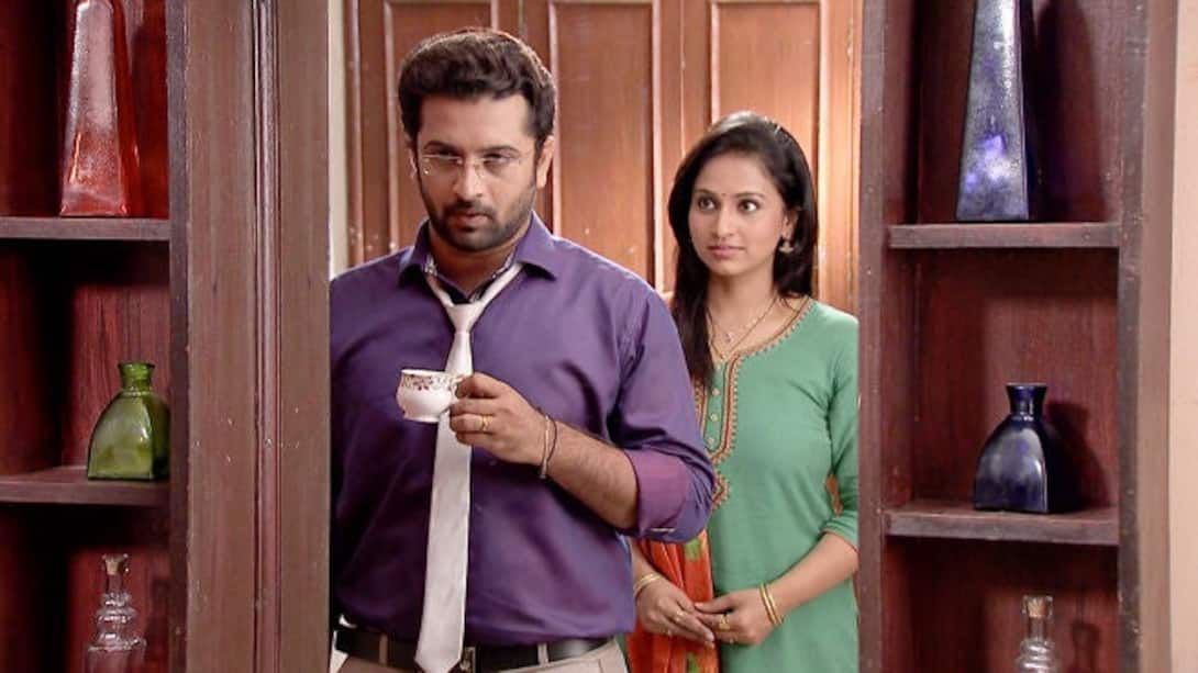 Dev asks Sharayu to accompany Kamala