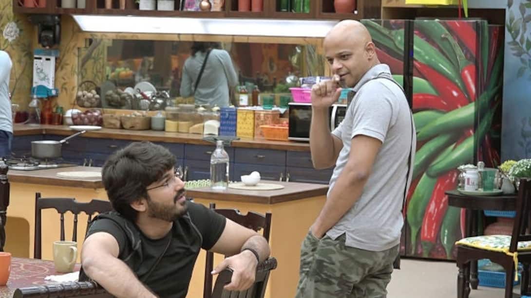 Watch Bubble Gum Vs Chewing Gum! Video Online(HD) On JioCinema