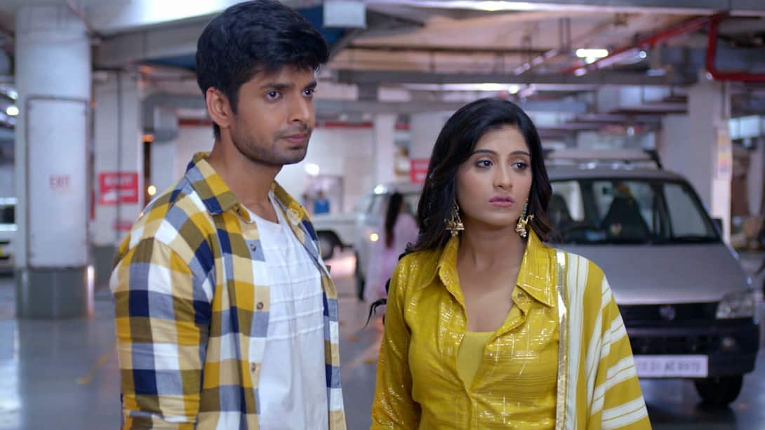Mohor fights for Manav's future!