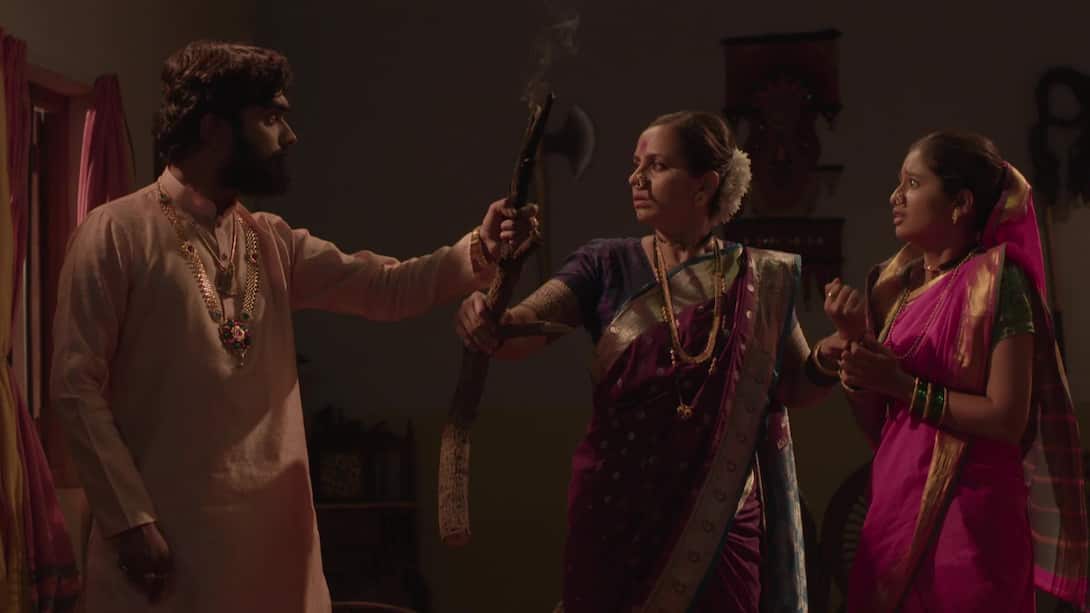 Shankar protects Geeta from assault