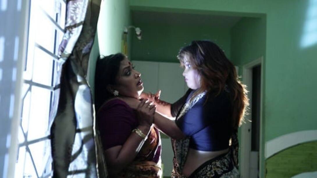 Devika attacks Savitri
