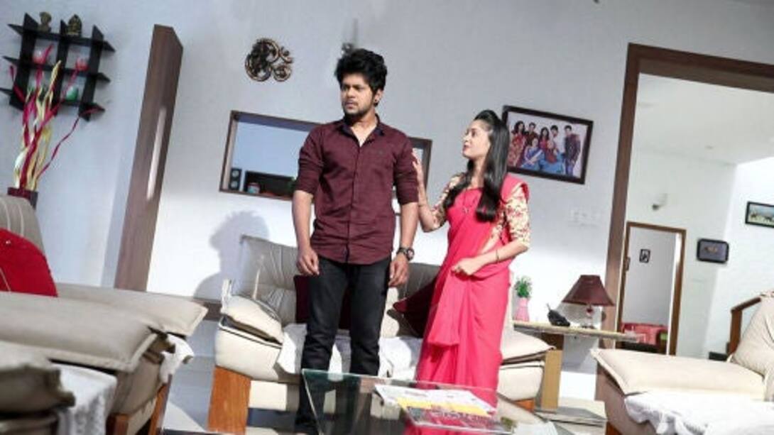 Akshay severs ties with Nandini