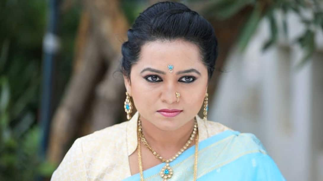 Watch Lakshmi Baramma Season 1 Episode 2025 : Aayi Is Enraged By ...