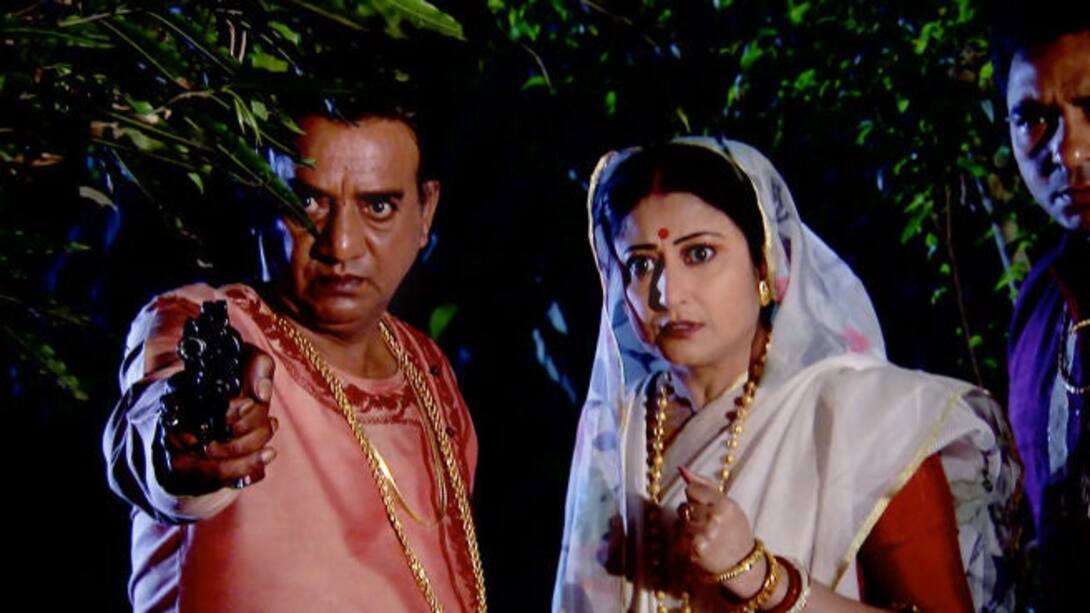 Ranodeep shoots Kajal and Abir!