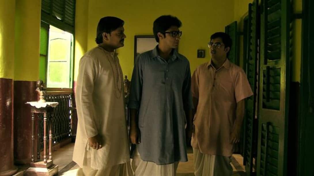 Mani Mondon: Byomkesh investigates the theft of an expensive necklace