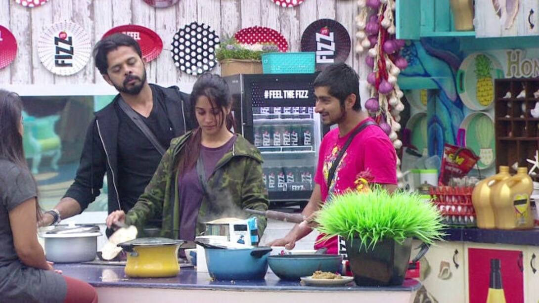 Deepak's bizarre-shaped Rotis