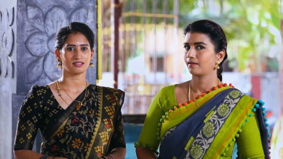 Chitra and Radha confuse Saraswathi