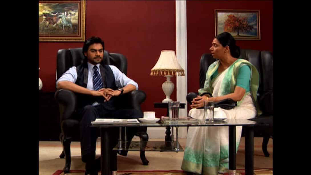 Tapasya and Raghuvendra try to mend their differences