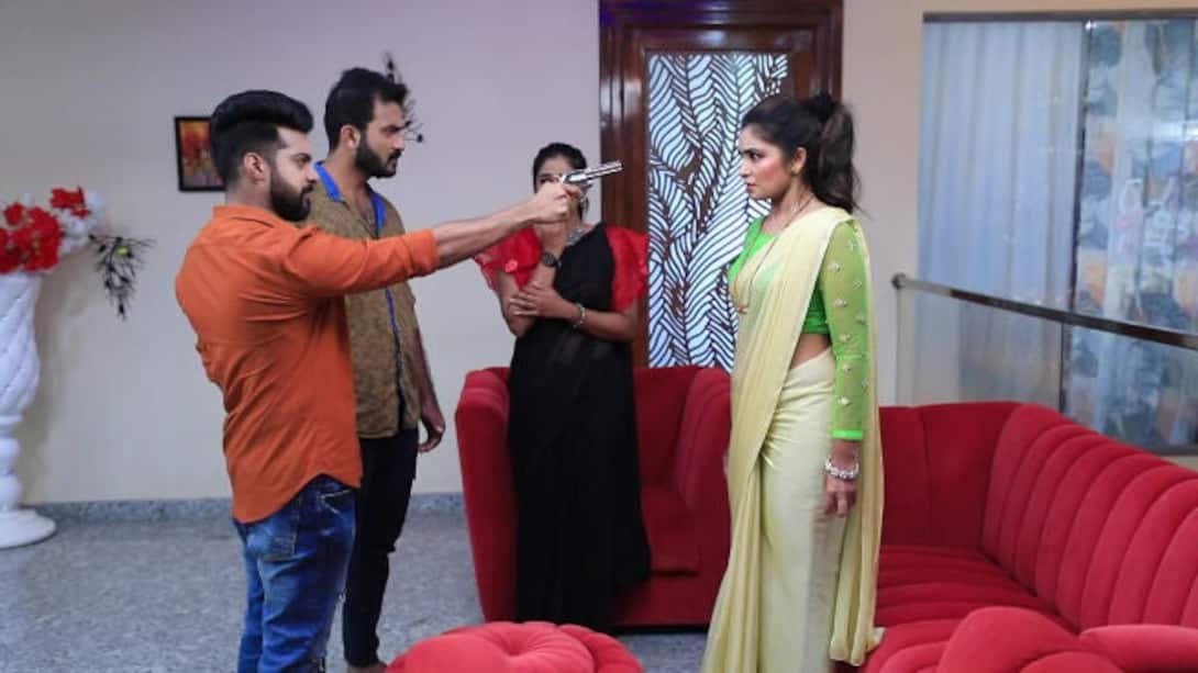 Aniket threatens to shoot Kalpana