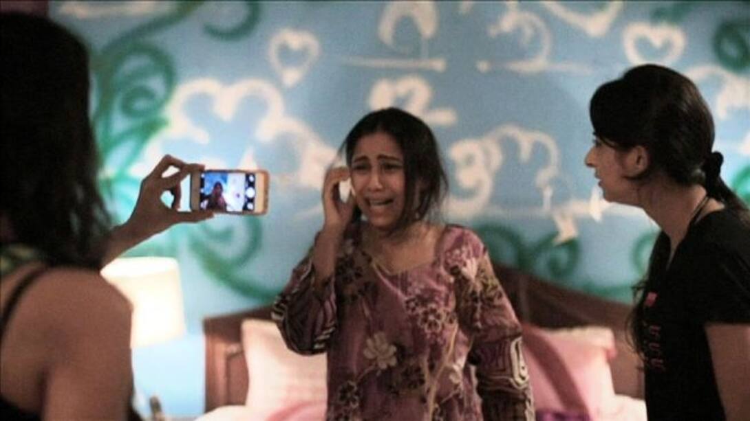 Watch bed Season 1 Episode 13 The Fake Account Watch Full
