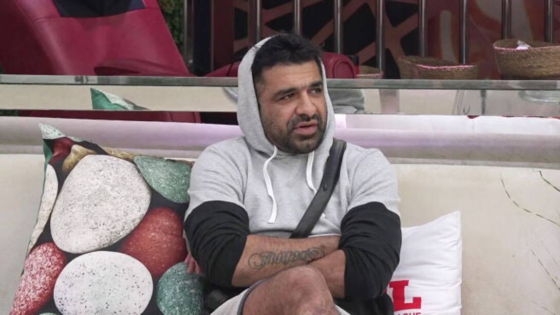 Eijaz's open declaration for Arshi