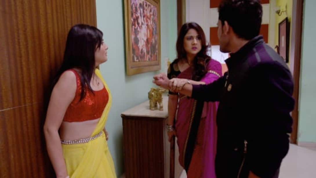 Simar comes to Anjali's rescue!
