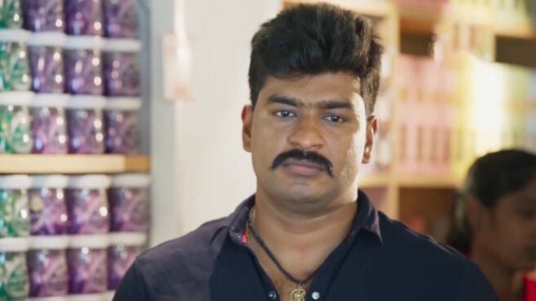 Watch Kumaran Caught In A Quandary Video Online(HD) On JioCinema