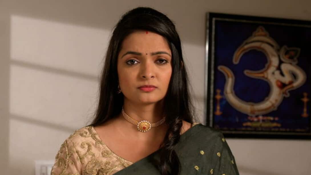 Kesar asks Vikramsinh about her Mangalsutra