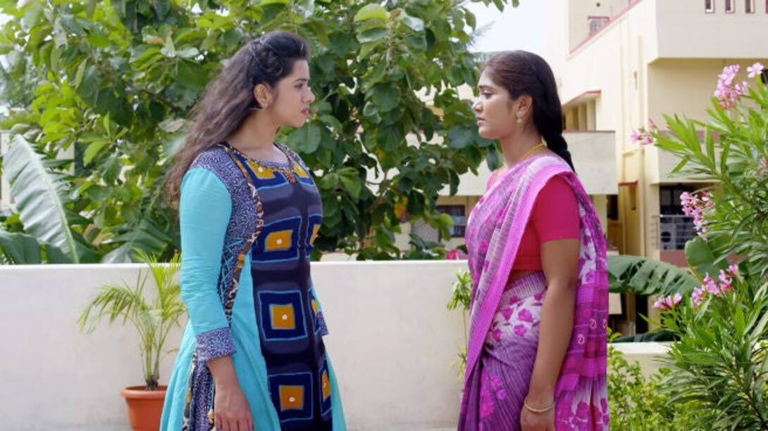 Sridevi and Shruthi argue
