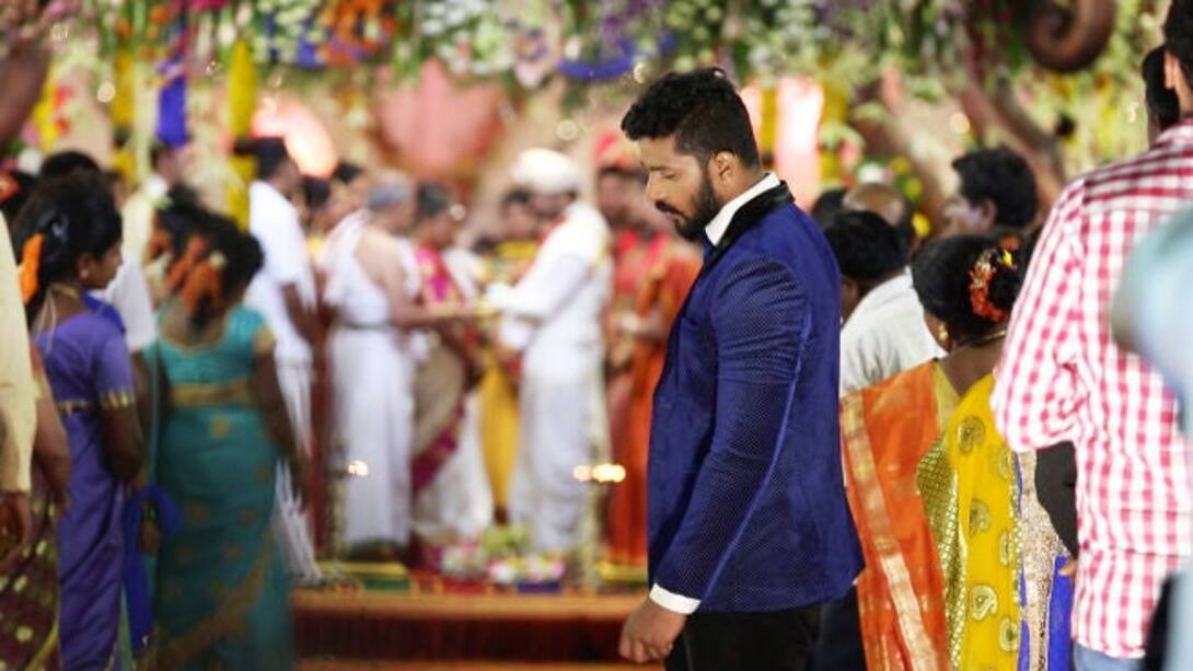 Akash fails to stop Bhoomika's wedding