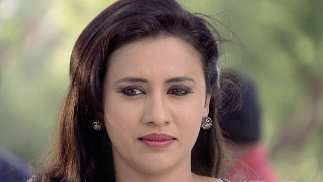 Vibha proposes to Yash