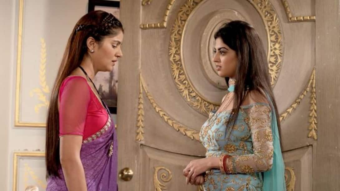 Soumya asks Surbhi to leave!