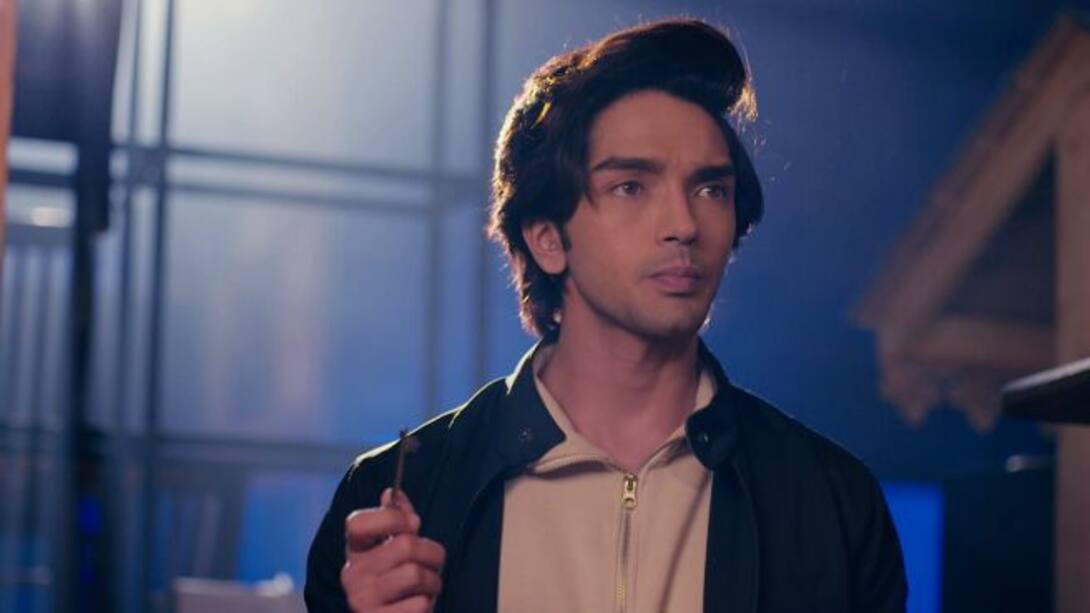 Watch Kichu Toh Acheyi Season 1 Episode 8 : Rehaan Avoids Clicking ...