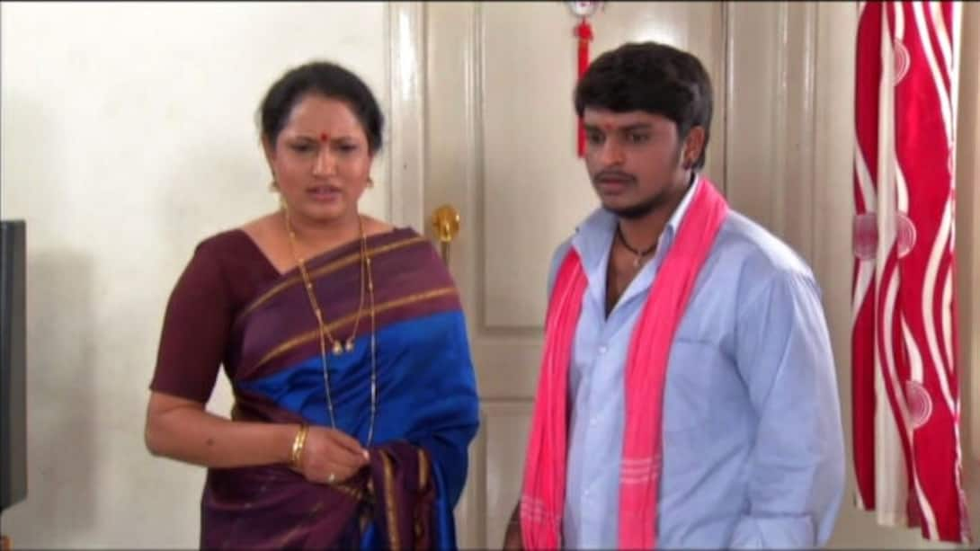 Watch Lakshmi Baramma Season 1 Episode 232 : Siddharth Meets With An ...