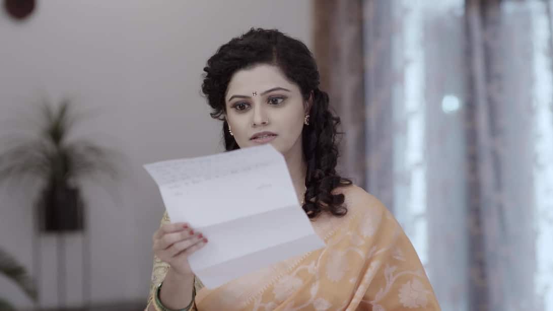 Pallavi hides the letter
