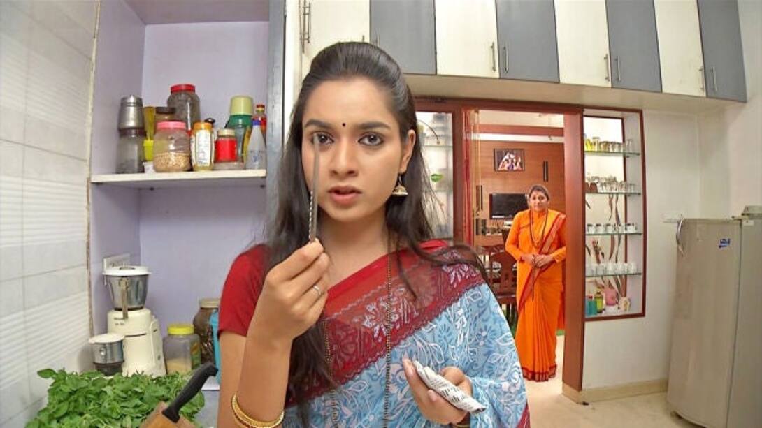 Anandi gets scared of Pavani's odd behaviour