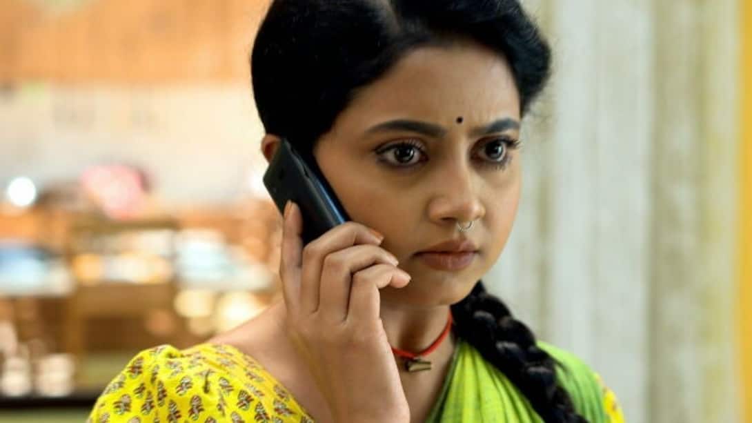 Durga gets a worrying call