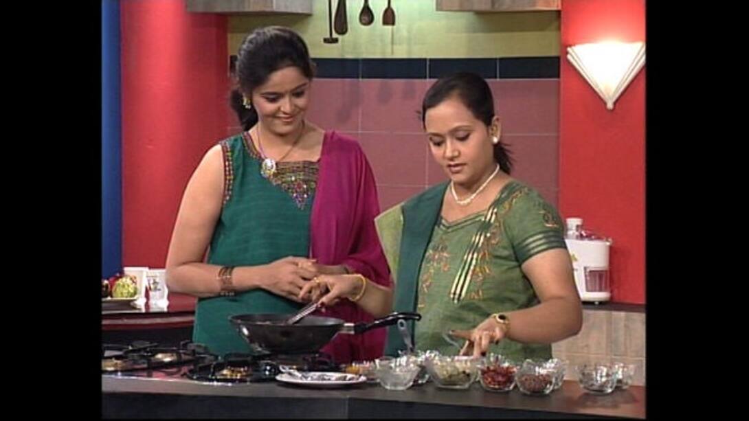 Spice powders with Dipal Jani